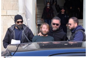 Οδύνη και οργή στην κηδεία της 36χρονης Ράνιας: "Δολοφόνε, πάει το παιδί μου" ούρλιαζε η μητέρα της για τον Γάλλο