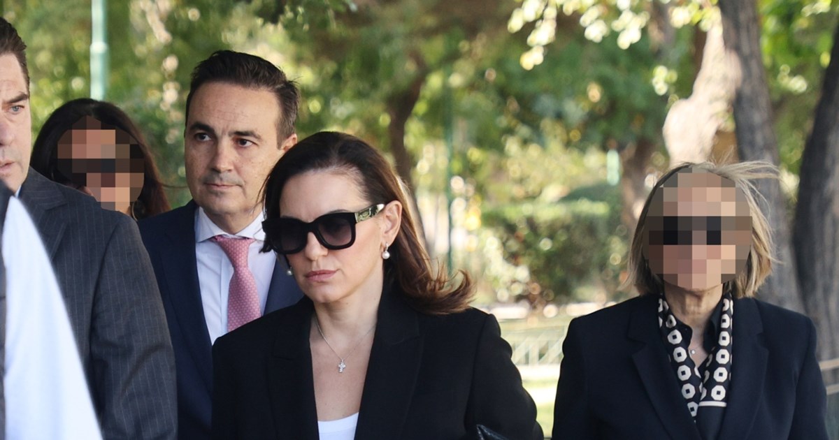 Όλγα Κεφαλογιάννη: Η εμφάνιση στα εγκαίνια της κλινικής της συζύγου του Κωστή Χατζηδάκη στο Κολωνάκι - εικόνα 3