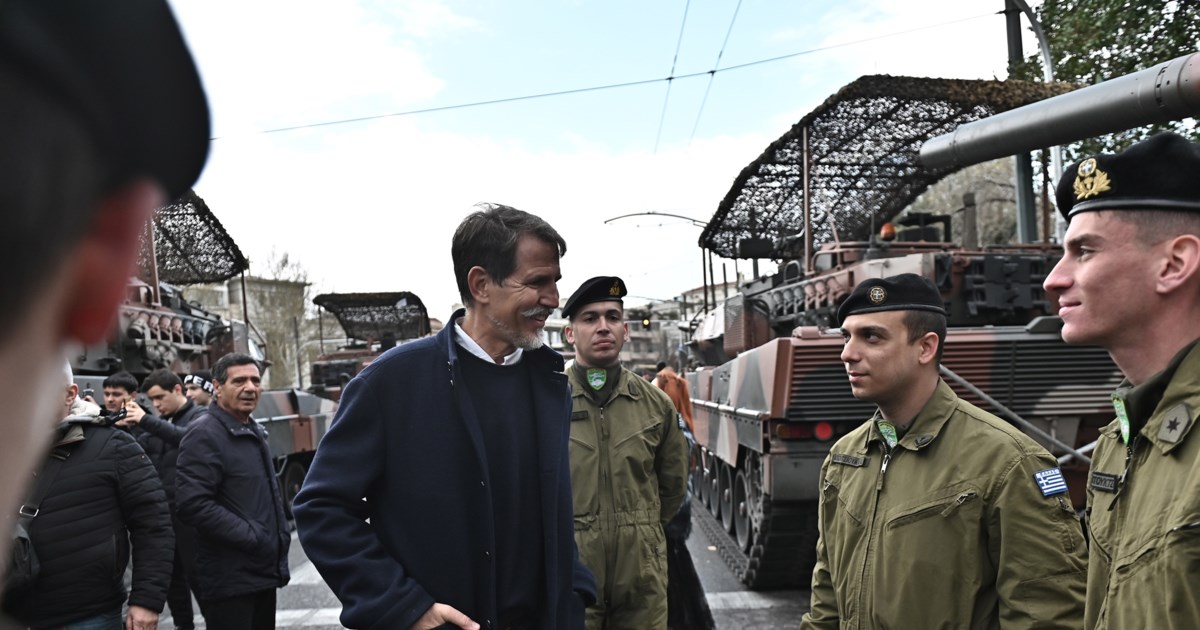 Παύλος Ντε Γκρες: Πήγε στην παρέλαση της 25ης Μαρτίου - 