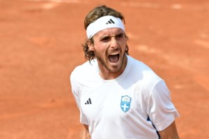 "Πρίγκιπας" στο Ντουμπάι ο Τσιτσιπάς: Κέρδισε τον 12ο τίτλο νικώντας τον Αλιασίμ στον τελικό