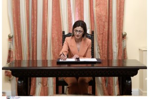 Επιτέθηκαν λεκτικά στην Αγαπηδάκη σε εκκλησία στην Ανθούπολη - "Πήραν το μικρόφωνο και φώναζαν για τον γάμο των ομόφυλων"