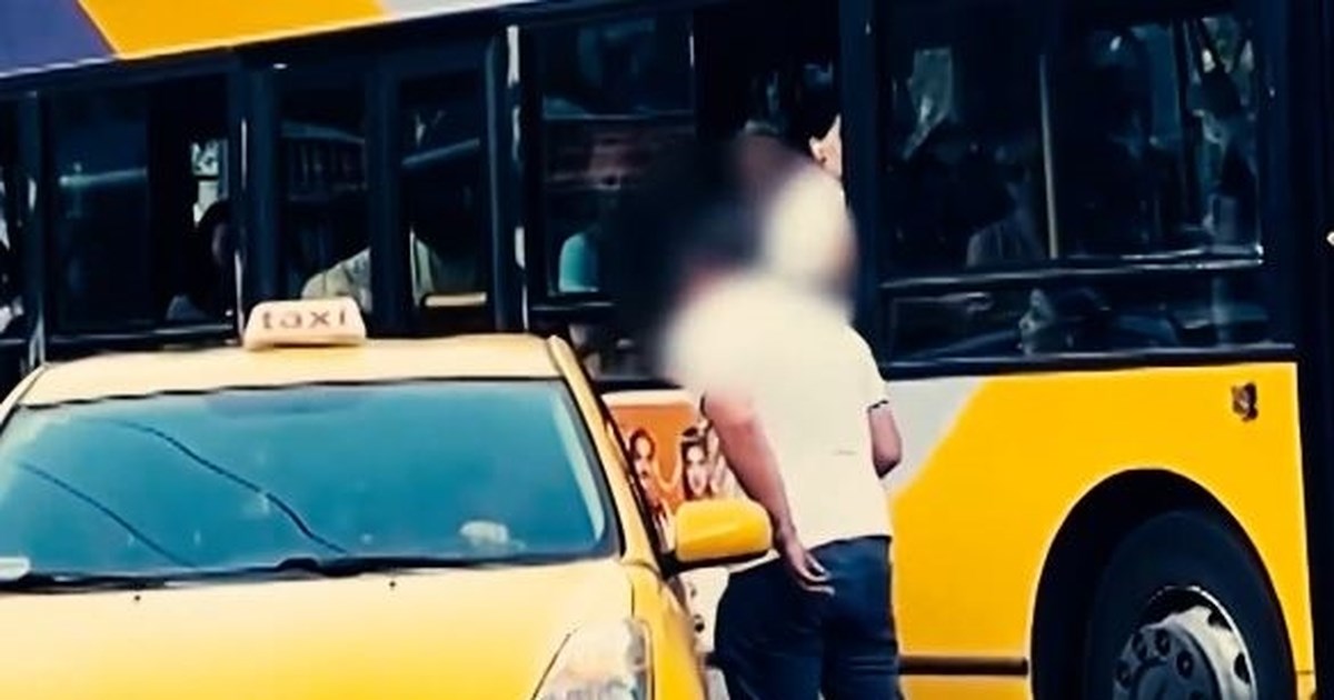 Καυγάς σε λεωφορείο όταν επιβάτης ζήτησε από τον οδηγό να κλείσει το κινητό - "Εγώ δεν δίνω λογαριασμό..." [βίντεο]