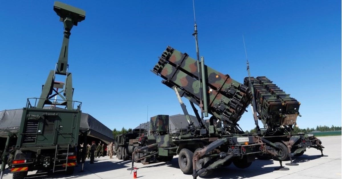 Δένδιας σε Χριστοδουλίδη: Είμαστε πάντα δίπλα στην Κύπρο - Συνολικά και απολύτως στη διάθεσή σας