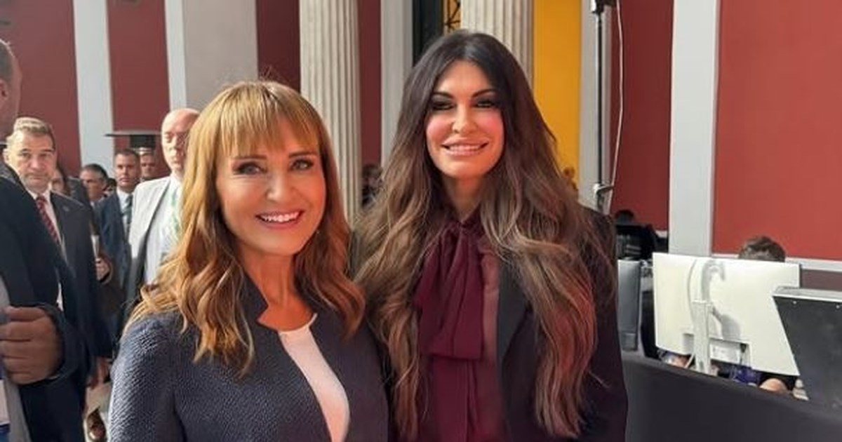 Κίμπερλι Γκίλφοϊλ: Με τον γιο της για δείπνο στο Μουσείο της Ακρόπολης - "Υπέροχο το ελληνικό φαγητό"