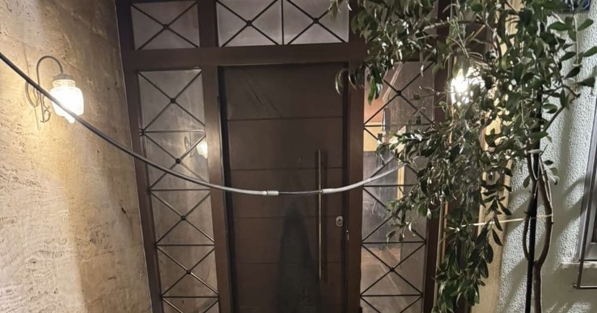 Πρώτη αντίδραση Παπαδημητρίου μετά την εμπρηστική επίθεση: "Τα κέντρα εξουσίας να ξέρουν ότι δεν θα λυγίσω, δεν θα φοβηθώ ποτέ" - εικόνα 3