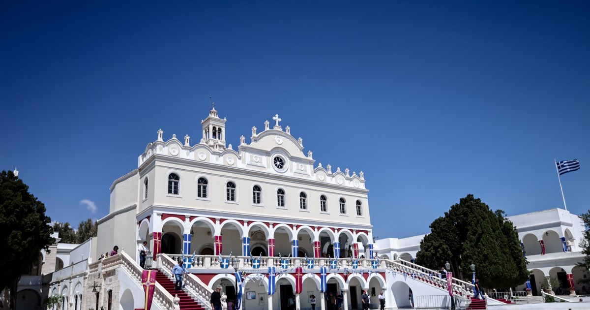 Μήνυμα Τασούλα: Μοναδικά πολύτιμη καταφυγή η Παναγία για τον καθένα μας και το Έθνος μας