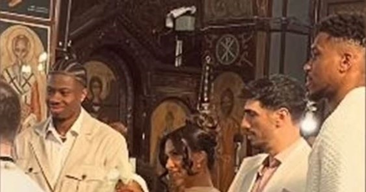 Και επίσημα παίκτης του Ολυμπιακού ο Κώστας Αντετοκούνμπο