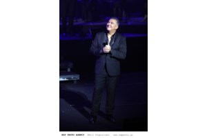 Χαμός στο δημοτικό συμβούλιο Θεσσαλονίκης για τη συναυλία Ρέμου στο άναμμα του χριστουγεννιάτικου δέντρου