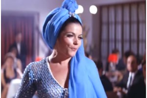 Ζωζώ Σαπουντζάκη: Σπάνια φωτογραφία με την οικογένειά της - "Η μητέρα μου ήταν μάνατζερ καταπληκτική, εκείνη ανέβαζε το κασέ μου"