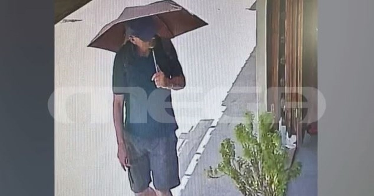 Εξαφάνιση Βρετανού παρουσιαστή στη Σύμη: Τον ψάχνουν σε επικίνδυνο σημείο του βουνού - Στο νησί και τα παιδιά του - εικόνα 5