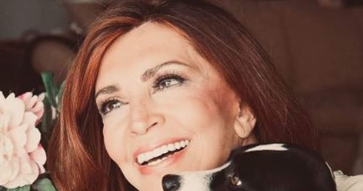 "Μου δίνει μόνο χαρές και με κάνει περήφανη": Κομψό dinner party στον Θεολόγο για την κόρη της οργάνωσε η Μιμή Ντενίση - εικόνα 3