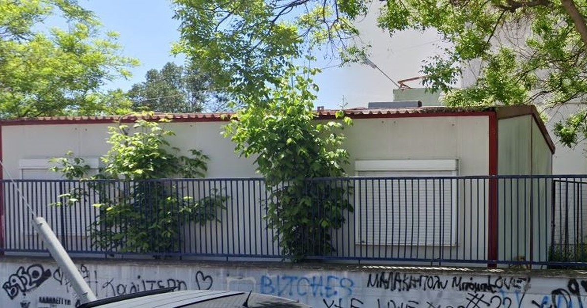 Βόλος: Φύλακας είχε μετατρέψει το κοντέινερ σχολείου σε "γκαρσονιερα" - Τον μετέθεσαν σε νεκροταφείο... [βίντεο] - εικόνα 11