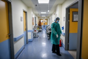 Δυσάρεστα νέα από το Ηράκλειο: Εγκεφαλικά νεκρή η 17χρονη μαθήτρια που υπέστη αλλεργικό σοκ σε εκδρομή του σχολείου της