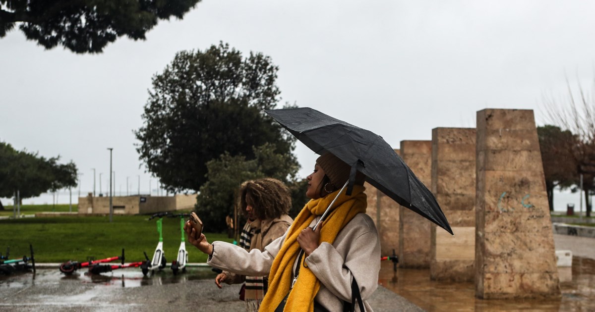 Τσατραφύλλιας: Τσικνοπέμπτη με βροχές και καταιγίδες - Πού θα πέσει το περισσότερο νερό, τι καιρό θα κάνει στην Αττική
