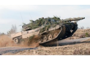 Μελόνι: Η δύναμη των στρατών είναι το ισχυρότερο μέσο ενάντια στους πολέμους