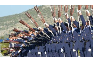 Οι 333.741 "αιώνιοι φοιτητές" κινδυνεύουν με διαγραφή από το πανεπιστήμιο- Θα εφαρμοστεί ο νόμος, λέει ο Πιερρακάκης