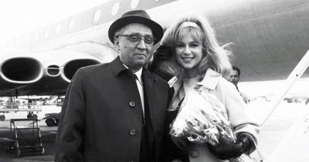 Φιλοποίμην Φίνος: Έγιναν τα αποκαλυπτήρια της προτομής του στην Αθήνα - Πού ακριβώς βρίσκεται [εικόνες]