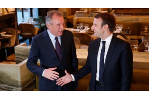 Politico: Πολιτική "παράλυση" στη Γαλλία - Το πνεύμα των Χριστουγέννων δεν θα διαρκέσει πολύ για την κυβέρνηση Μπαϊρού - εικόνα 2