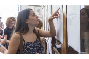 Πανελλήνιες 2026: Καταγγελία-"βόμβα" για τα ΕΠΑΛ - Εβαλαν άριστα σε μαθητές γιατί τους έδωσαν λάθος θέματα στην Εκθεση