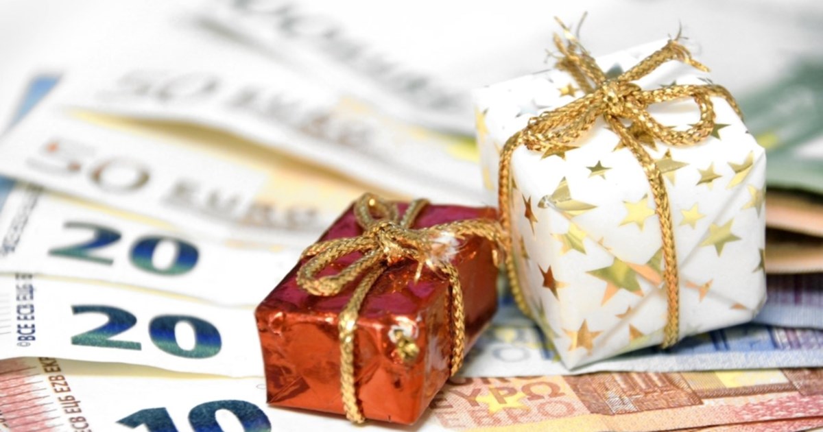 Μπαράζ πληρωμών μέχρι το τέλος του έτους - Τι θα λάβουν εργαζόμενοι, συνταξιούχοι και ευάλωτες ομάδες