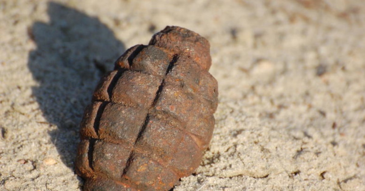 Ιεράπετρα: Αγρότης βρήκε σπάνια χειροβομβίδα του Α’ Παγκοσμίου Πολέμου στο χωράφι του [εικόνα] - εικόνα 2