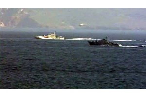 Συγκίνησε ο Βλαχάκος στη Βουλή για τον αδελφό του που σκοτώθηκε στα Ίμια: "Ο Τάκης θα καμαρώνει για τις νέες φρεγάτες" - εικόνα 4