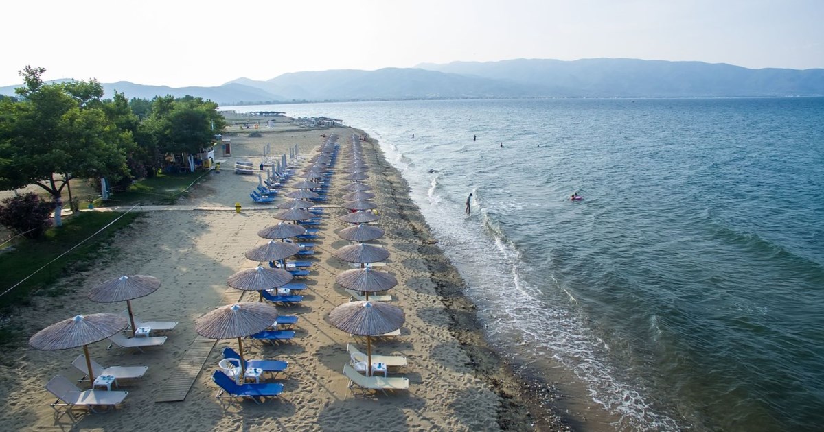 Ποιες είναι οι έξι ελληνικές ακτές που έχασαν τη "Γαλάζια Σημαία" και γιατί