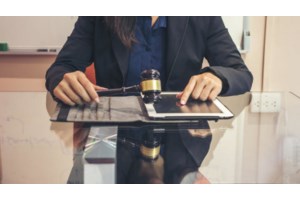 Μπαράζ πλειστηριασμών για την οικογένεια Πατρώνη - "Στο σφυρί" το πλοίο Πρωτεύς και η εταιρεία Έντεχνος