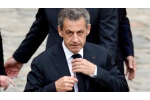 Συνάντηση Μακρόν - Σαρκοζί στο Προεδρικό λίγο πριν την φυλάκιση του πρώην προέδρου