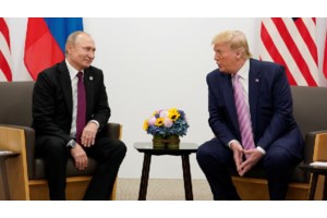 Ο Τραμπ ανακοίνωσε δασμούς 25% σε οποιαδήποτε χώρα αγοράζει πετρέλαιο ή αέριο από τη Βενεζουέλα