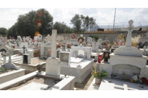 Θεσσαλονίκη: Καταδικάστηκαν πατέρας και γιος που ξυλοκόπησαν εργαζόμενο σε νεκροταφείο - Διαφώνησαν με την ταφή ασθενούς με covid