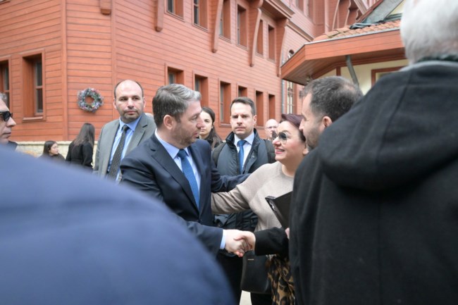 Ανδρουλάκης: Η πατρίδα μας να βαδίσει σε δρόμους οικονομικής ανάπτυξης και κοινωνικής δικαιοσύνης