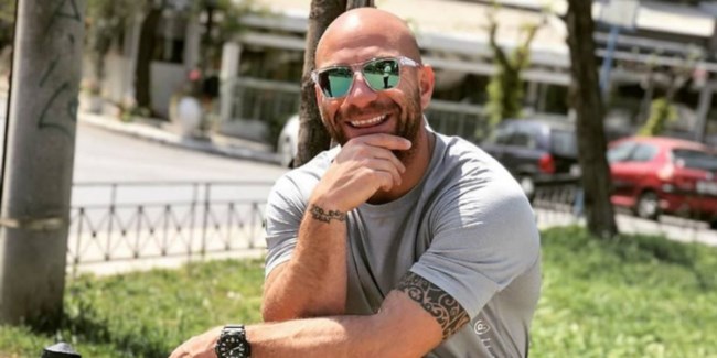 Οι αλεξιπτωτιστές τίμησαν με άλμα τον αδικοχαμένο λοχία Κώστα Μελιγκώνη - Η συγκινητική παρουσία του αδερφού του [εικόνες]
