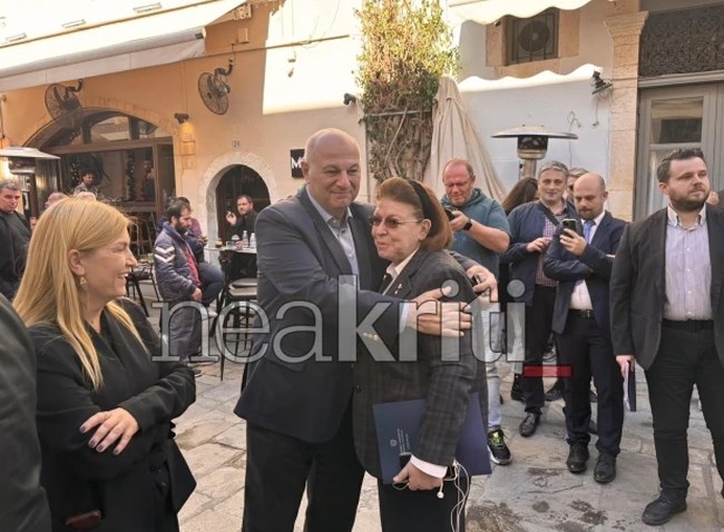 Λίνα Μενδώνη