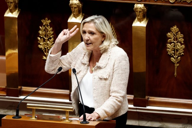 Λεπέν: "Η Γαλλία αυτή τη στιγμή δεν κυβερνάται" - Ζήτησε παραίτηση Μακρόν