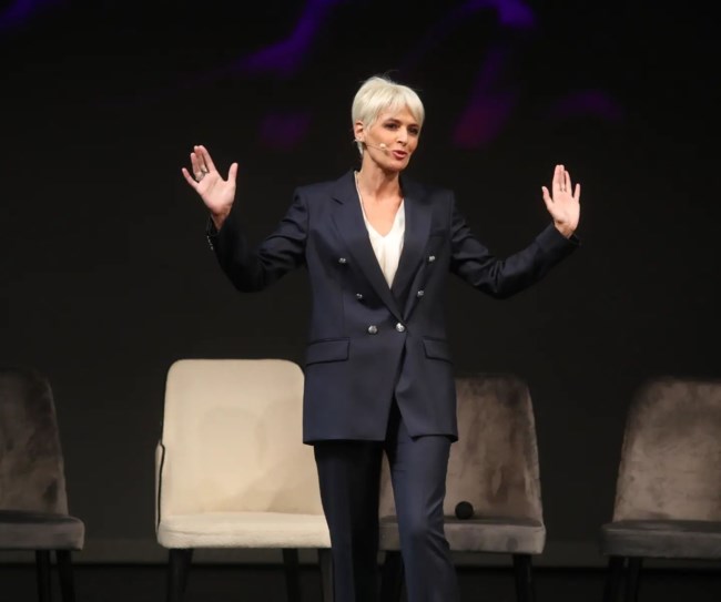 Από την "Αθλητική Κυριακή" νέα πρόεδρος της "Ηφαιστίας" Λήμνου - Η δημοσιογράφος Ελένη Μπουζαλά αλλάζει το αθλητικό status