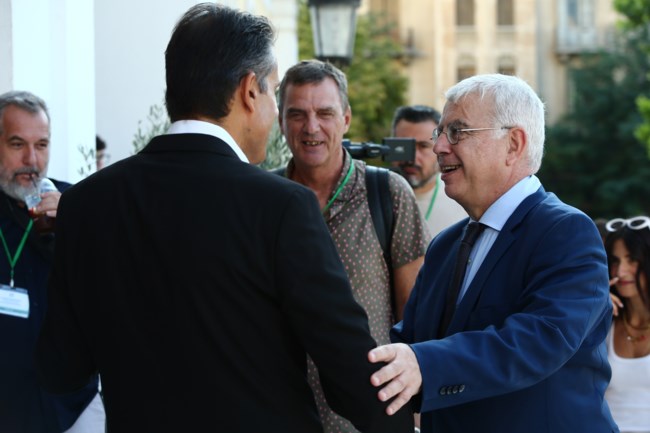 Το "κρύο" αστειάκι του βουλευτή της ΝΔ και τα "σέξι δυτικά" - Οι ατάκες στη σύσκεψη με τον Μητσοτάκη στη Θεσσαλονίκη