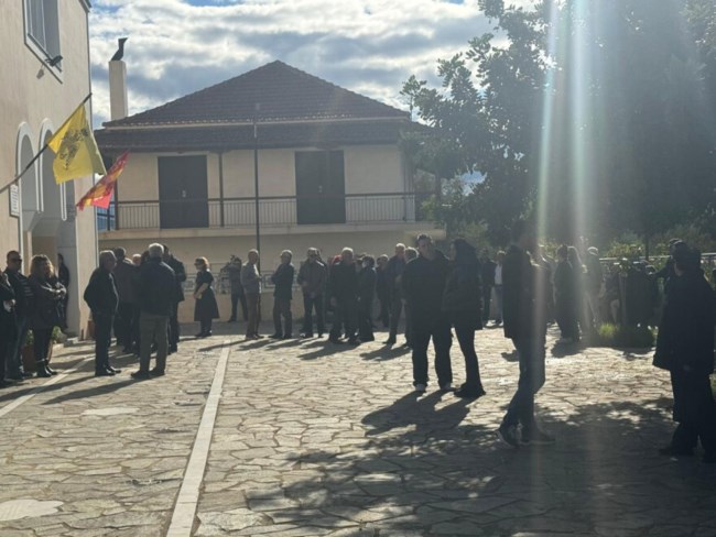 Γαρυφαλλιά κηδεία