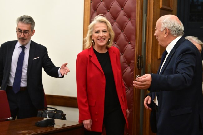 ΣΥΡΙΖΑ: Η Ρένα Δούρου εξελέγη πρόεδρος με 7 από τις 8 ψήφους και έστειλε μήνυμα για αναγέννηση του κόμματος