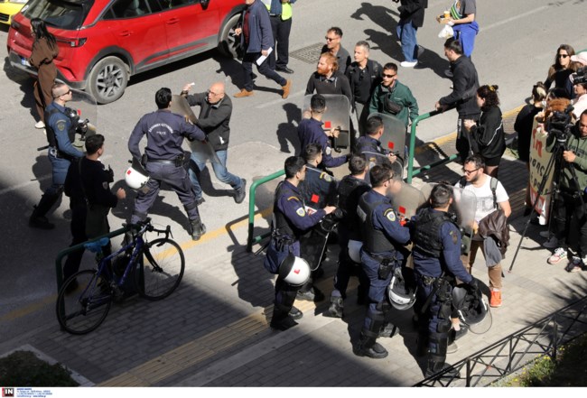 Ενταση κατά τη μεταγωγή του Μίχου στην υπόθεση του Κολωνού