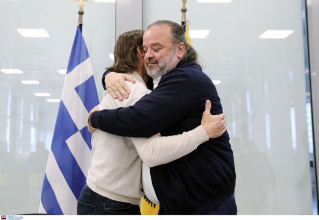 Λευκός καπνός, παραμένει στην ΑΕΚ ο Ματίας Αλμέιδα- "Το γυαλί δεν ράγισε, είναι αλεξίσφαιρο" η ατάκα Ηλιόπουλου