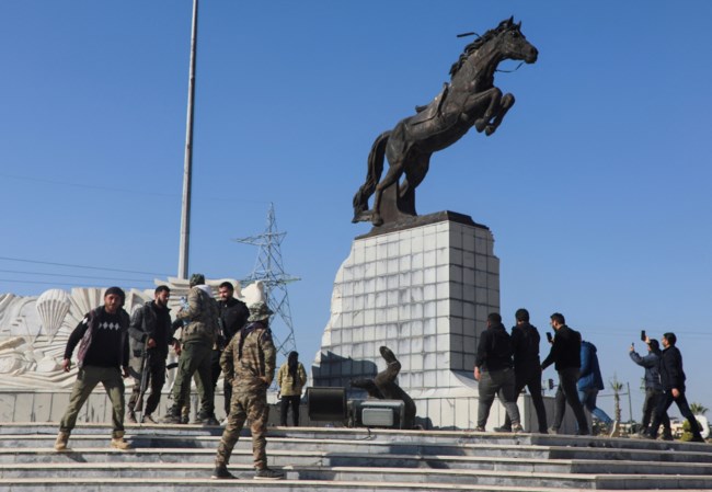 Συρία: Οι τζιχαντιστές λένε ότι "άρχισαν να περικυκλώνουν τη Δαμασκό", ο στρατός διαψεύδει ότι αποσύρθηκε