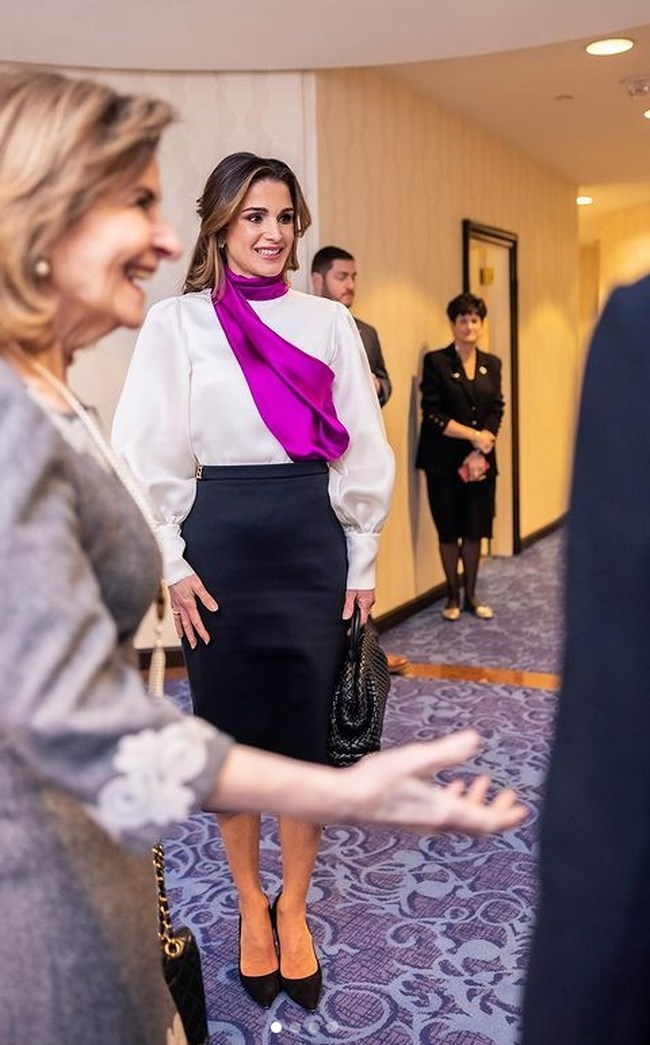 Θεά του στιλ σαν τη μαμά της: Η πριγκίπισσα Ιμάν στα βήματα της βασίλισσας Ράνια στην Ουάσιγκτον