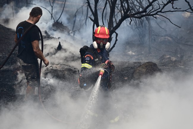 Εμπρησμός από αμέλεια η μεγάλη φωτιά στη Σταμάτα: 48χρονος ξέχασε το τρακτέρ με τον καταστροφέα στο χωράφι