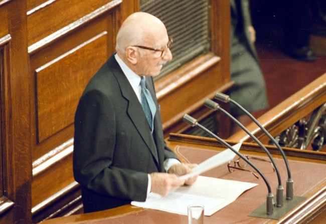 Η ιστορική ομιλία Ζολώτα που έδωσε ο Τασούλας στον Μητσοτάκη: Στα αγγλικά αλλά μόνο με λέξεις ελληνικής προέλευσης