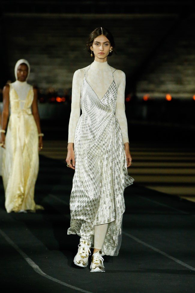 DIOR