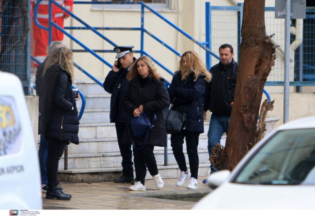 Τραγωδία στα Τέμπη: Γιατί οι συγγενείς δεν θα δουν ποτέ τους νεκρούς τους - Σφραγισμένα φέρετρα για τις οικογένειες