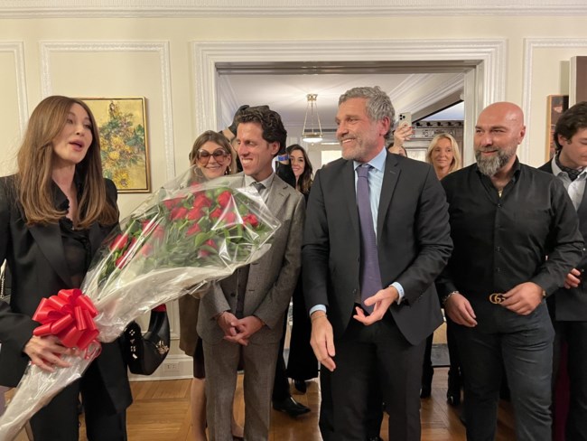 Η Μόνικα Μπελούτσι στο Γενικό Προξενείο της Ελλάδας στη Νέα Υόρκη- Τους μάγεψε όλους