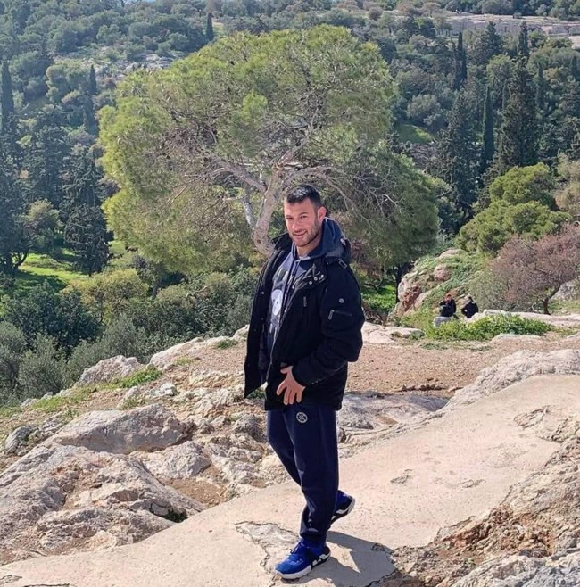 Κύθηρα: Θρίλερ με τον θάνατο του 30χρονου κοινοτάρχη - "Σε σκότωσαν Μάκη μου και θα πληρώσουν", γράφει ο αδερφός του [βίντεο]