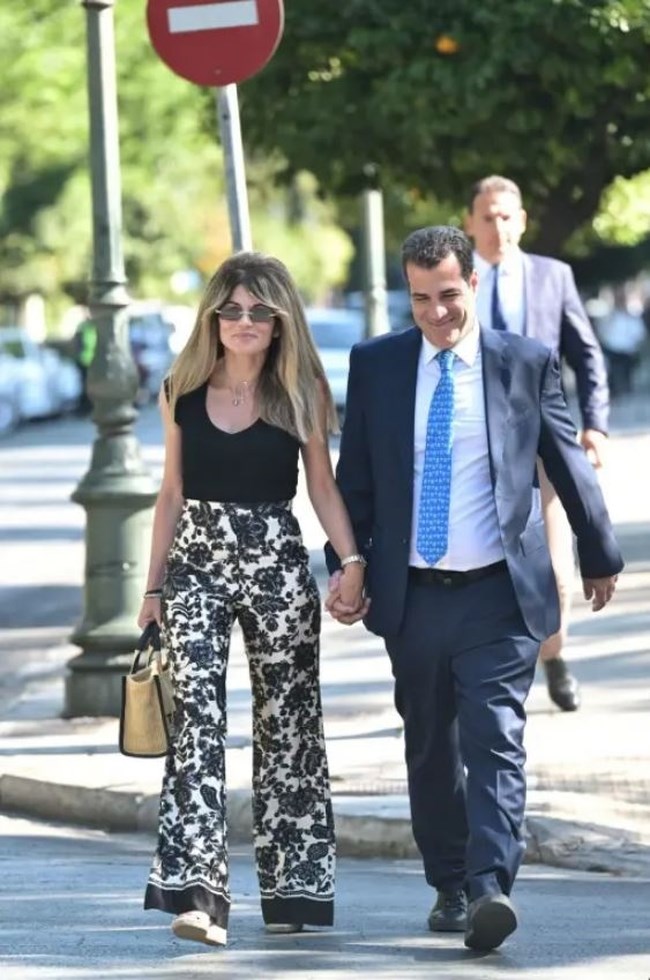 Σκάνδαλο ΟΠΕΚΕΠΕ: Τα "υπερβολικά" χαμόγελα των νέων υπουργών στην ορκωμοσία και το βαρύ κλίμα στο υπουργικό συμβούλιο